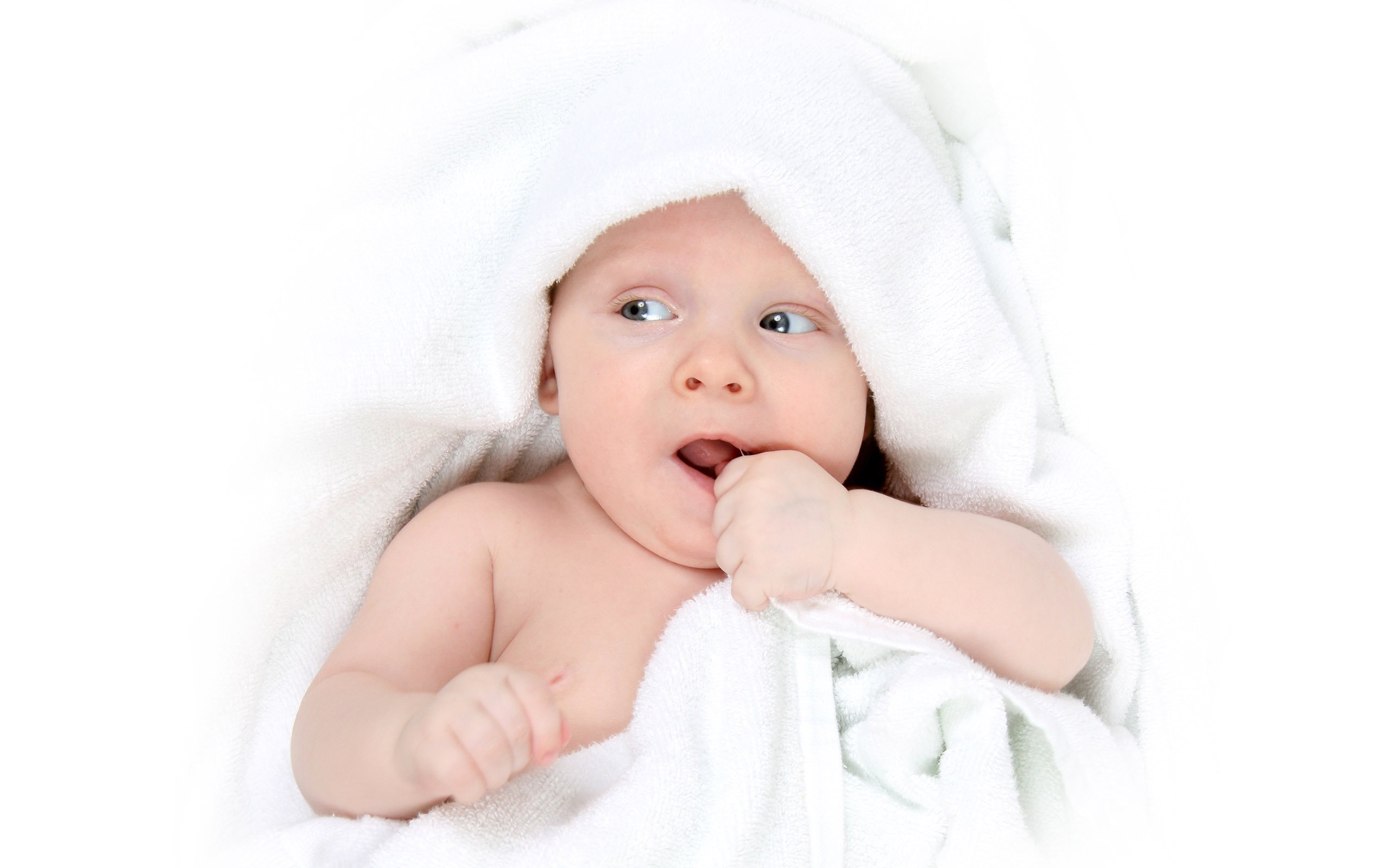 有偿捐卵联系捐卵女孩孕早期为宝宝的明亮眼镜而奋斗